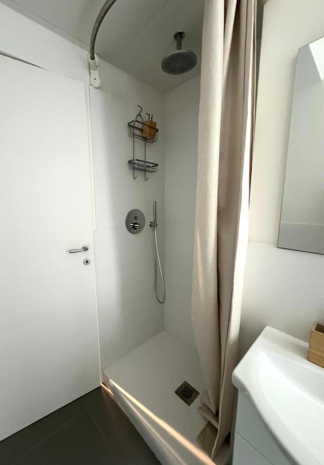 מילאנו Rainbow Studio Flat- Monolocale Luminoso מראה חיצוני תמונה